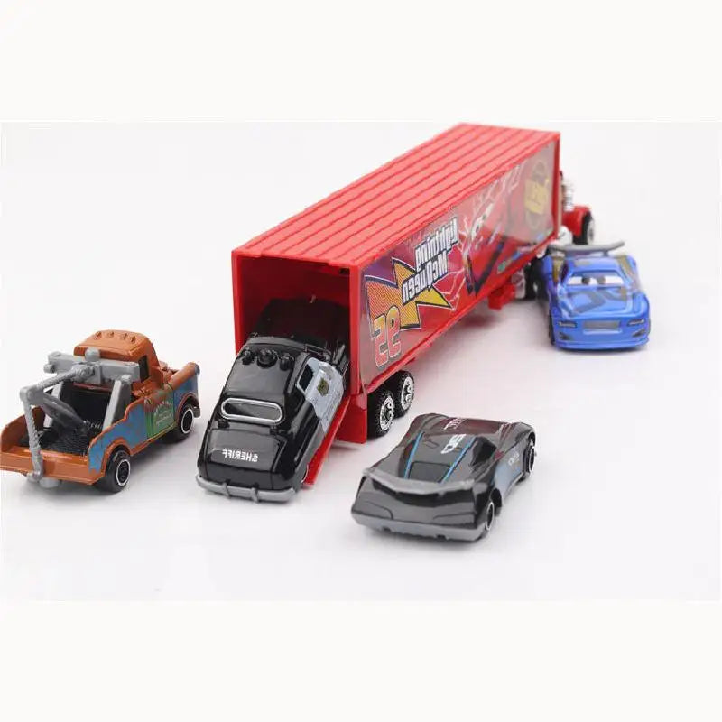 Caminhão Mack do Relâmpago Mcqueen com 6 Carrinhos Total de 7 Peças