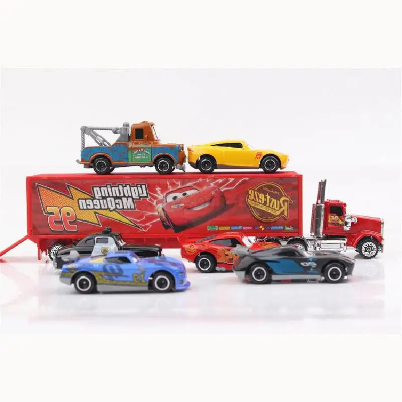 Caminhão Mack do Relâmpago Mcqueen com 6 Carrinhos Total de 7 Peças